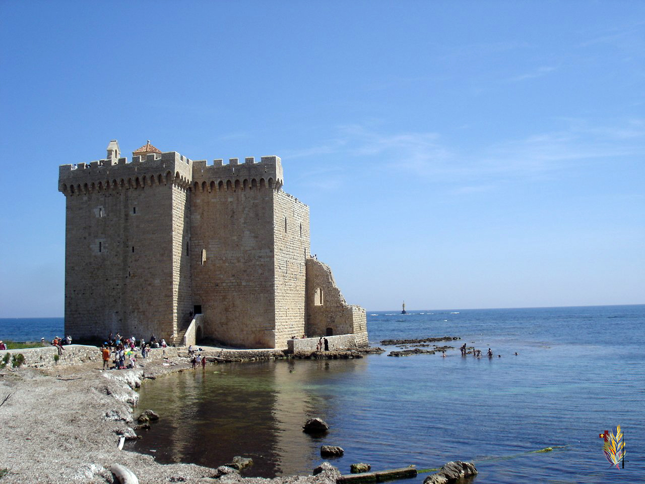 Les  éphémérides du JSF du 16 janvier par Athos79  Forteresse_ile_Saint-Honorat